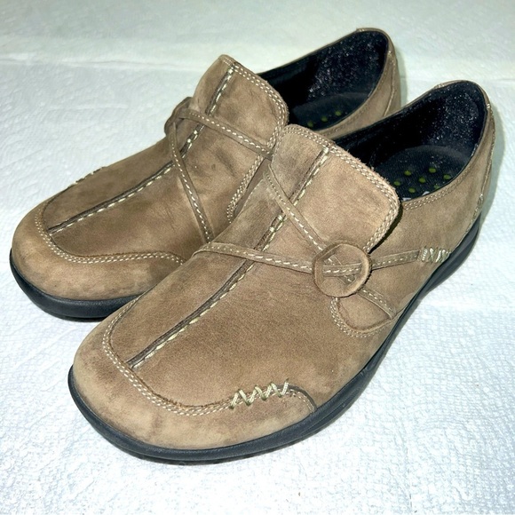 Clarks Women's Wave Walk Olive Nubuck Slip-on Leather Walking Loafer Shoe 6W - Picture 1 of 10